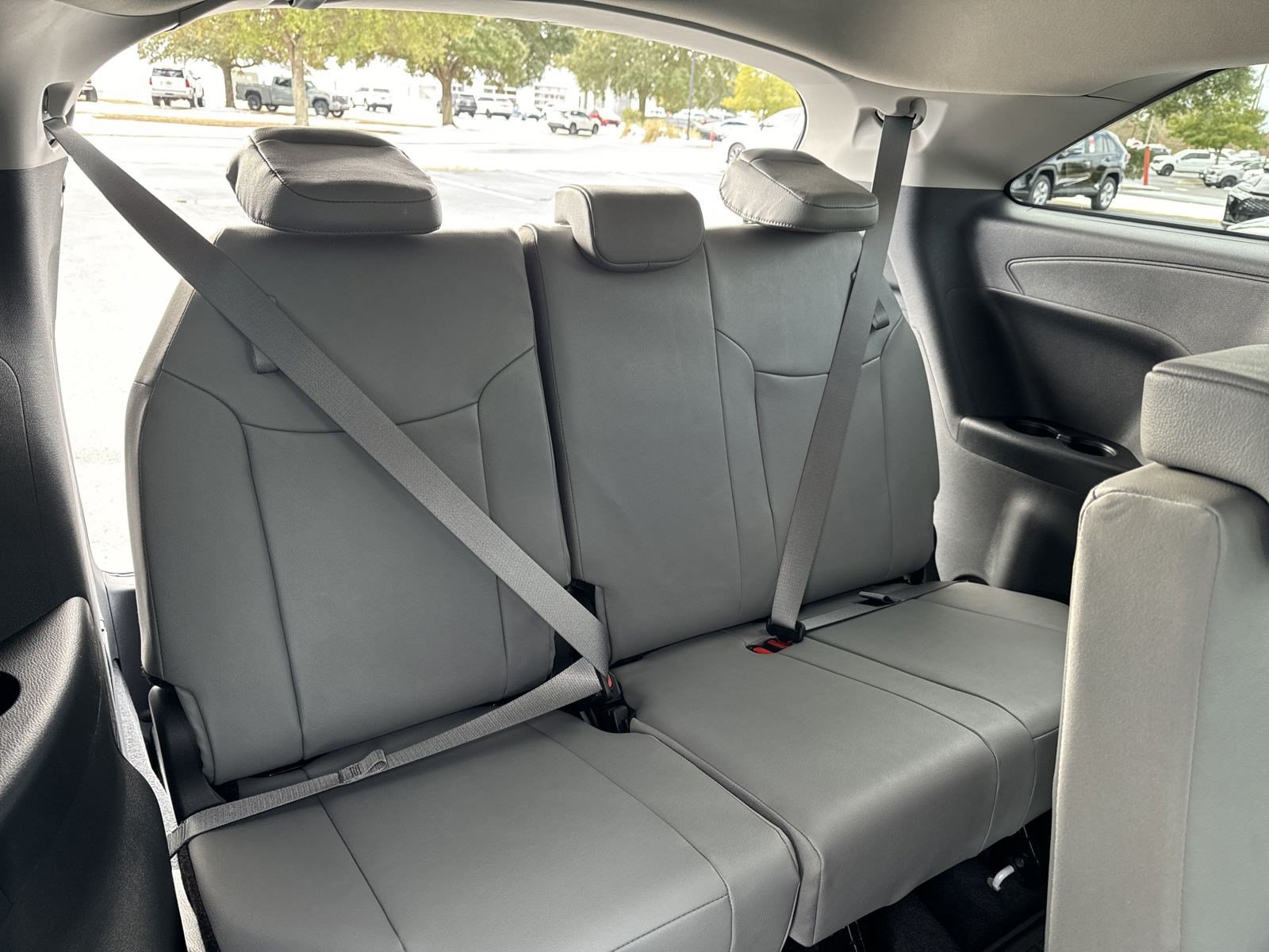New 2025 Toyota Sienna XLE FWD image 33