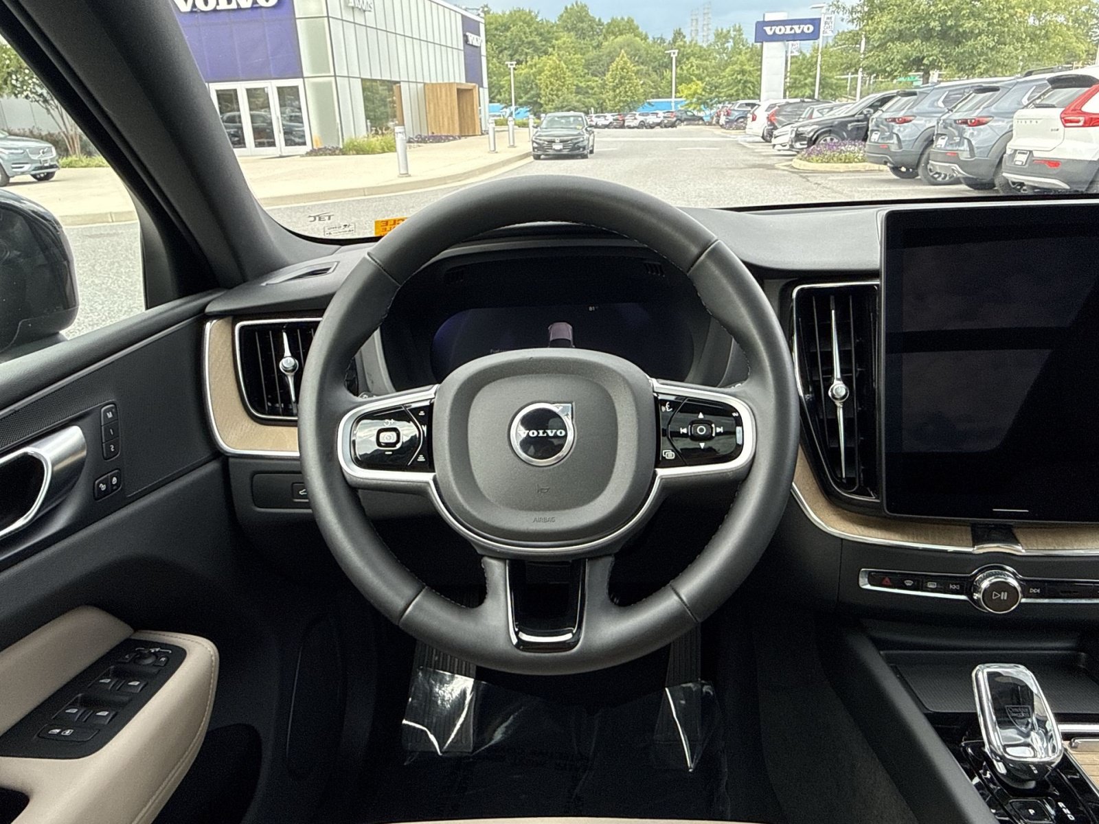 Certified 2026 Volvo XC60 B5 Plus AWD/4WD image 16