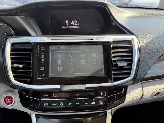 Used 2017 Honda Accord EX image 14