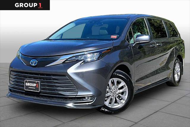 Certified 2025 Toyota Sienna XLE