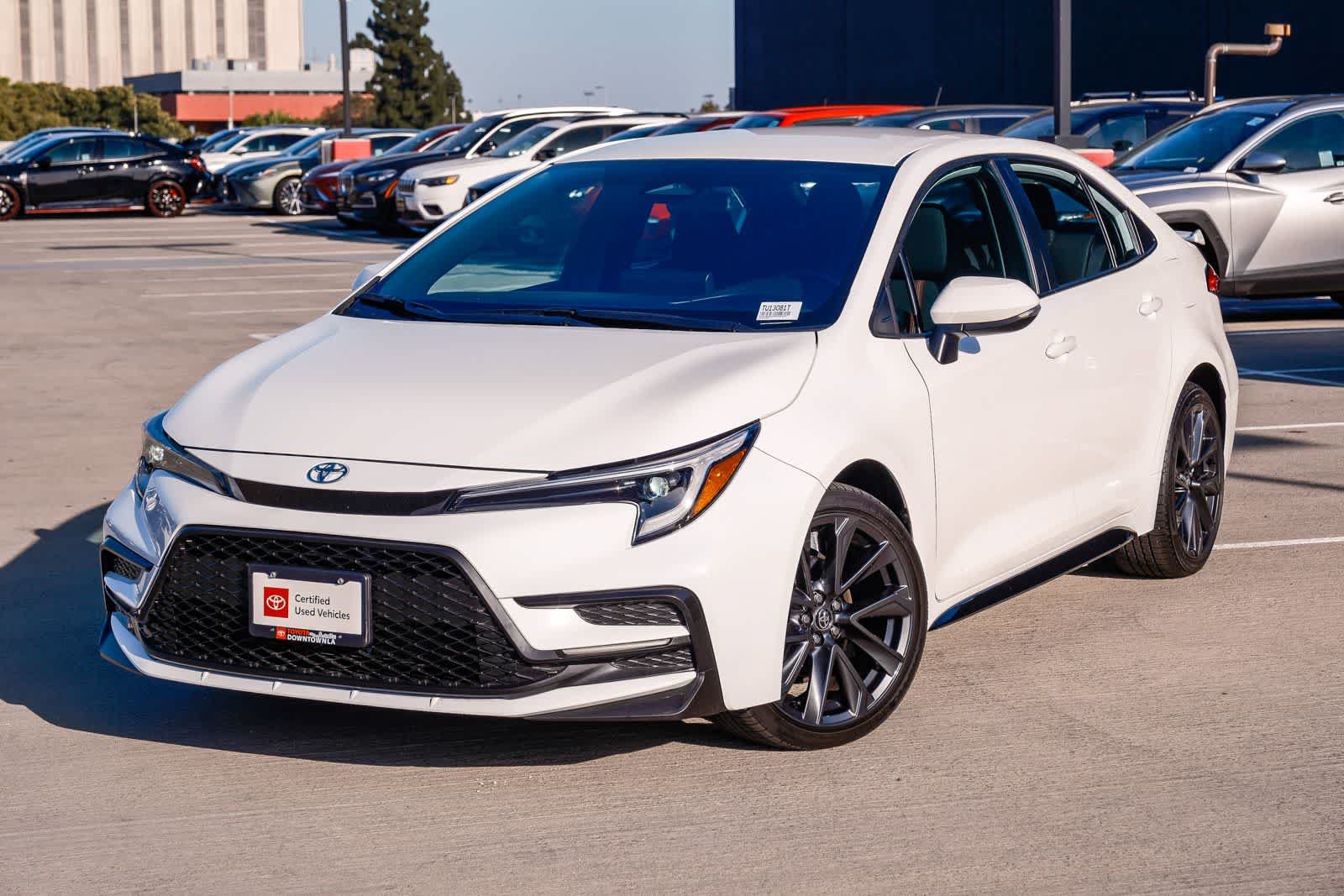 Certified 2025 Toyota Corolla SE w/ Convenience Package FWD image 1