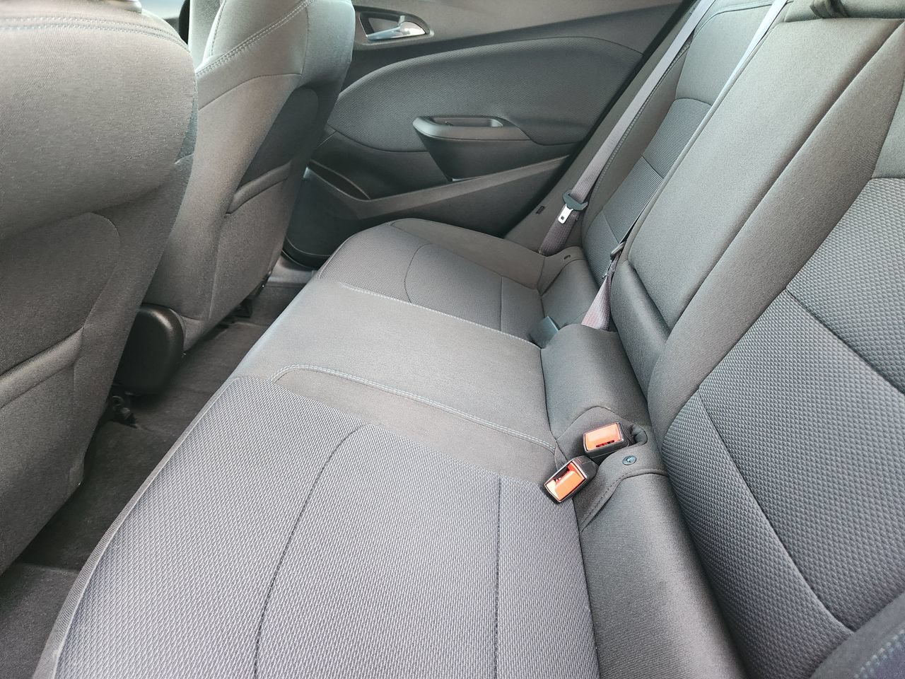Used 2017 Chevrolet Cruze LT w/ Sun And Sound Package FWD image 29
