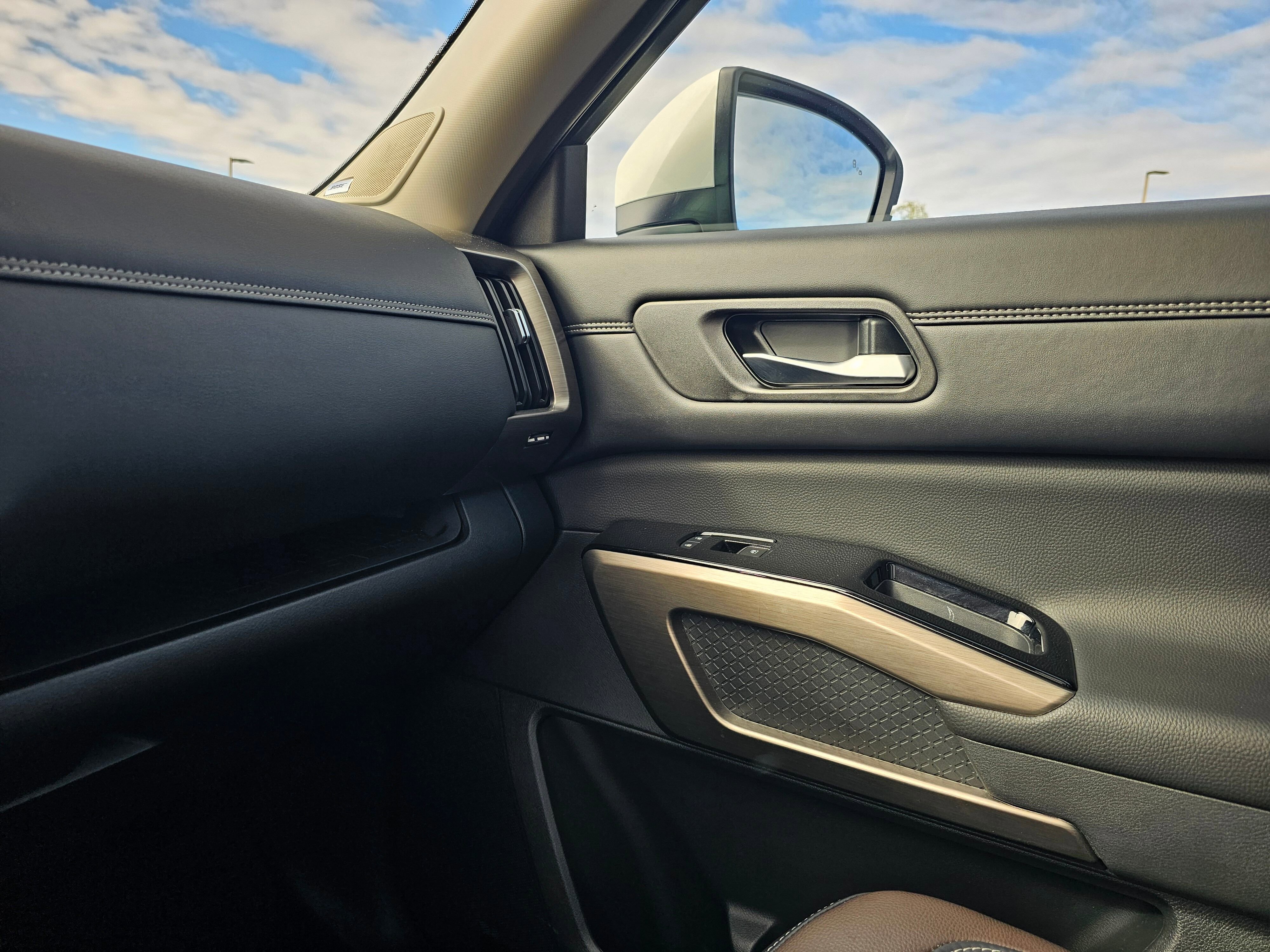 Used 2024 Nissan Pathfinder Platinum w/ Cargo Package image 25