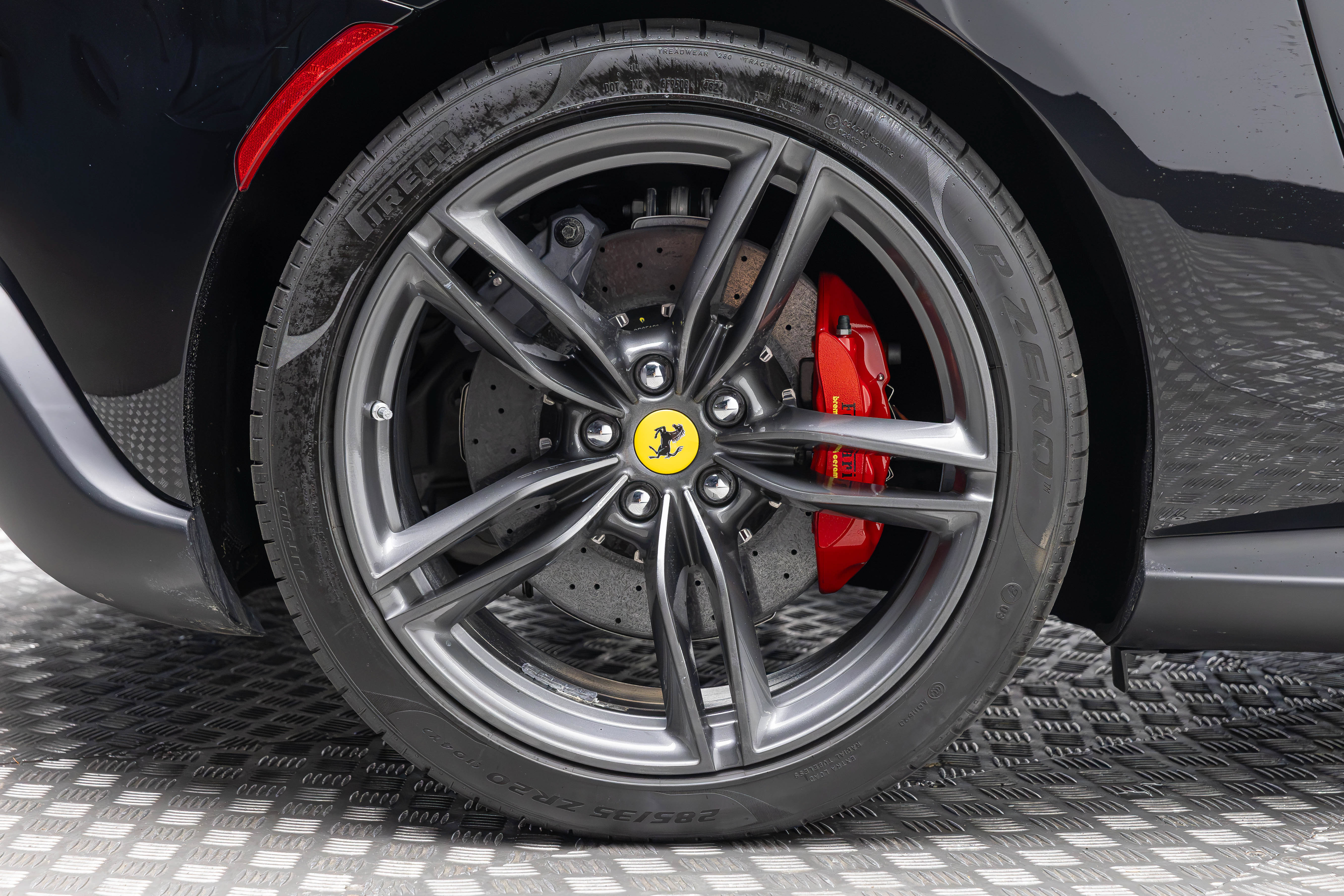 Certified 2025 Ferrari Roma Spider RWD image 29