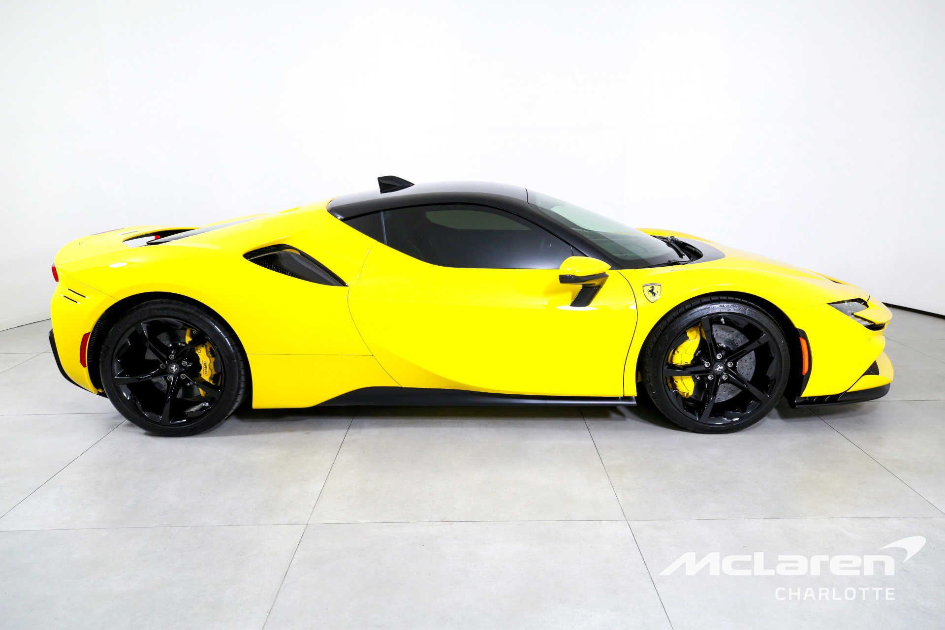 Used 2022 Ferrari SF90 Stradale image 9