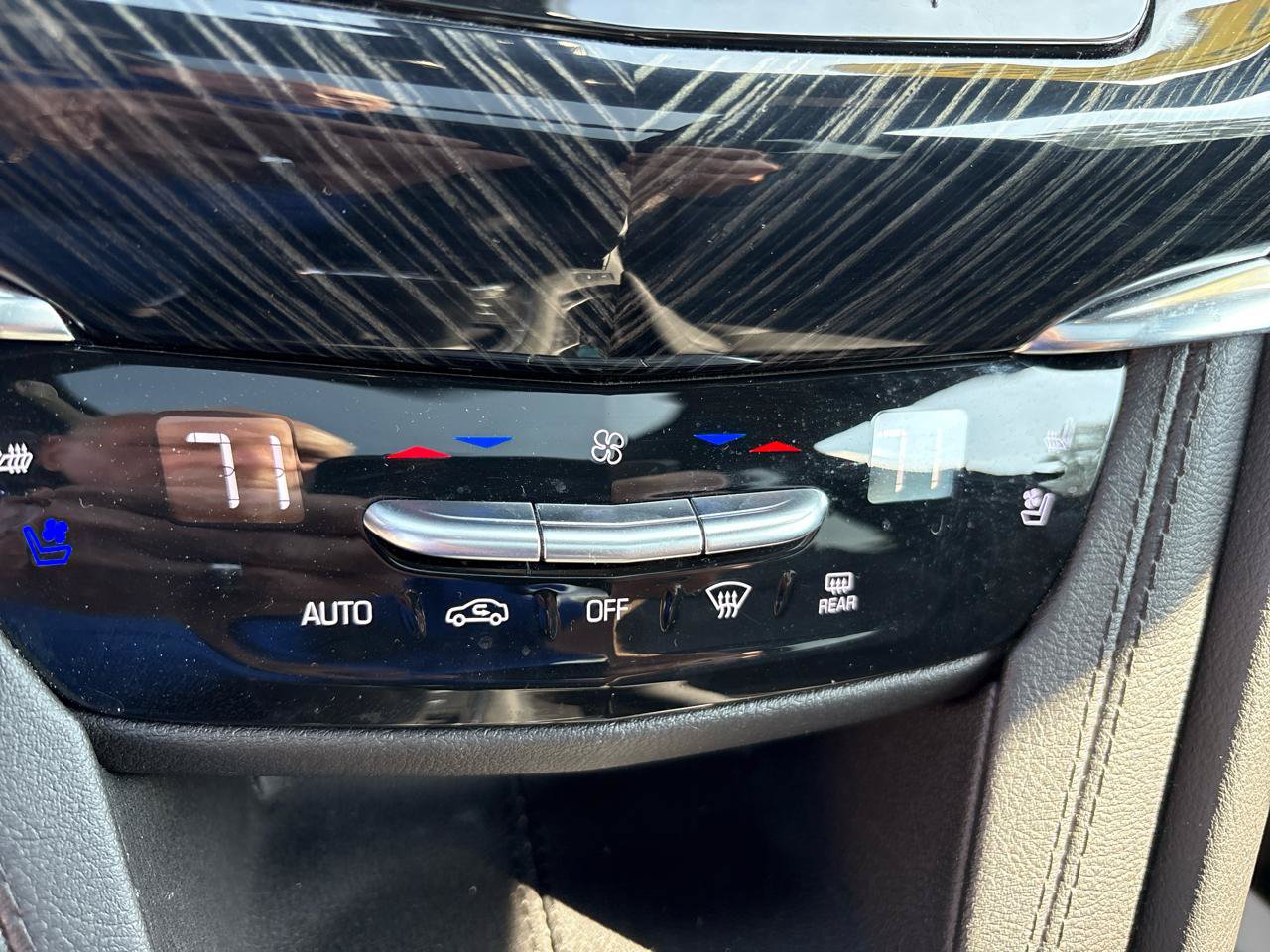 Used 2024 Cadillac XT6 Premium Luxury w/ LPO, Floor Liner Package AWD/4WD image 26