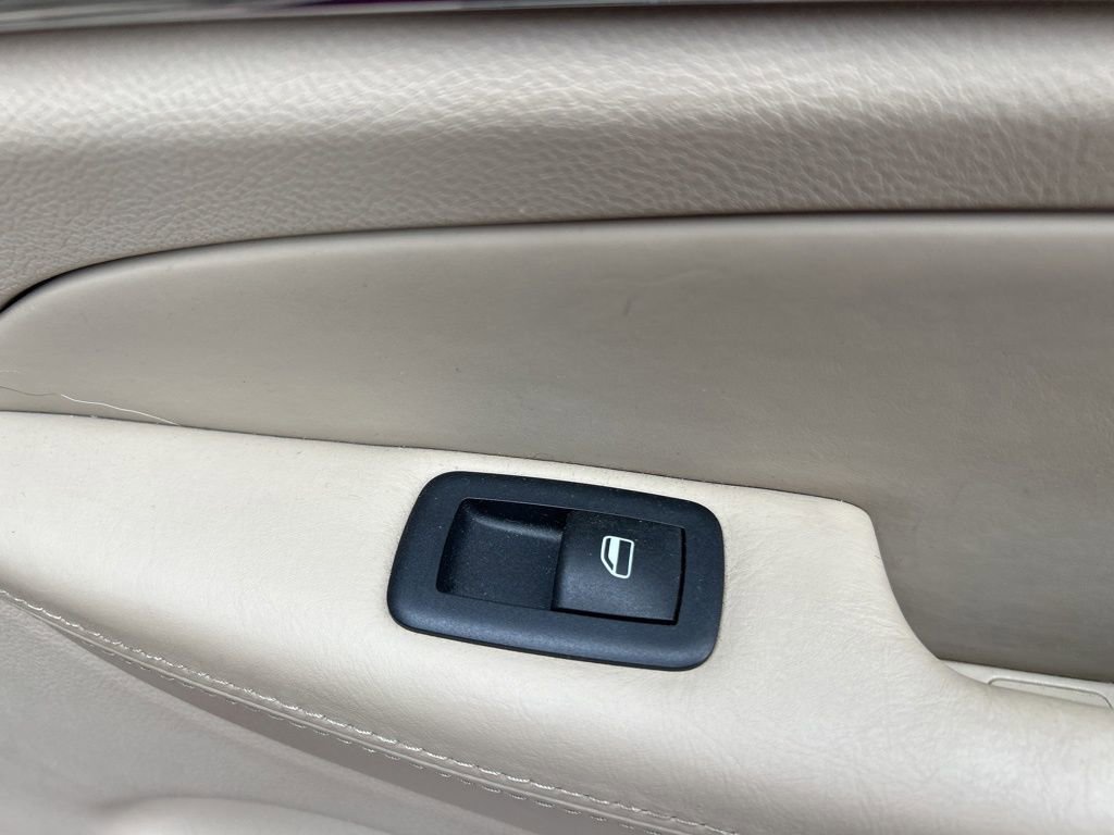 Used 2017 Jeep Grand Cherokee Overland AWD/4WD image 26