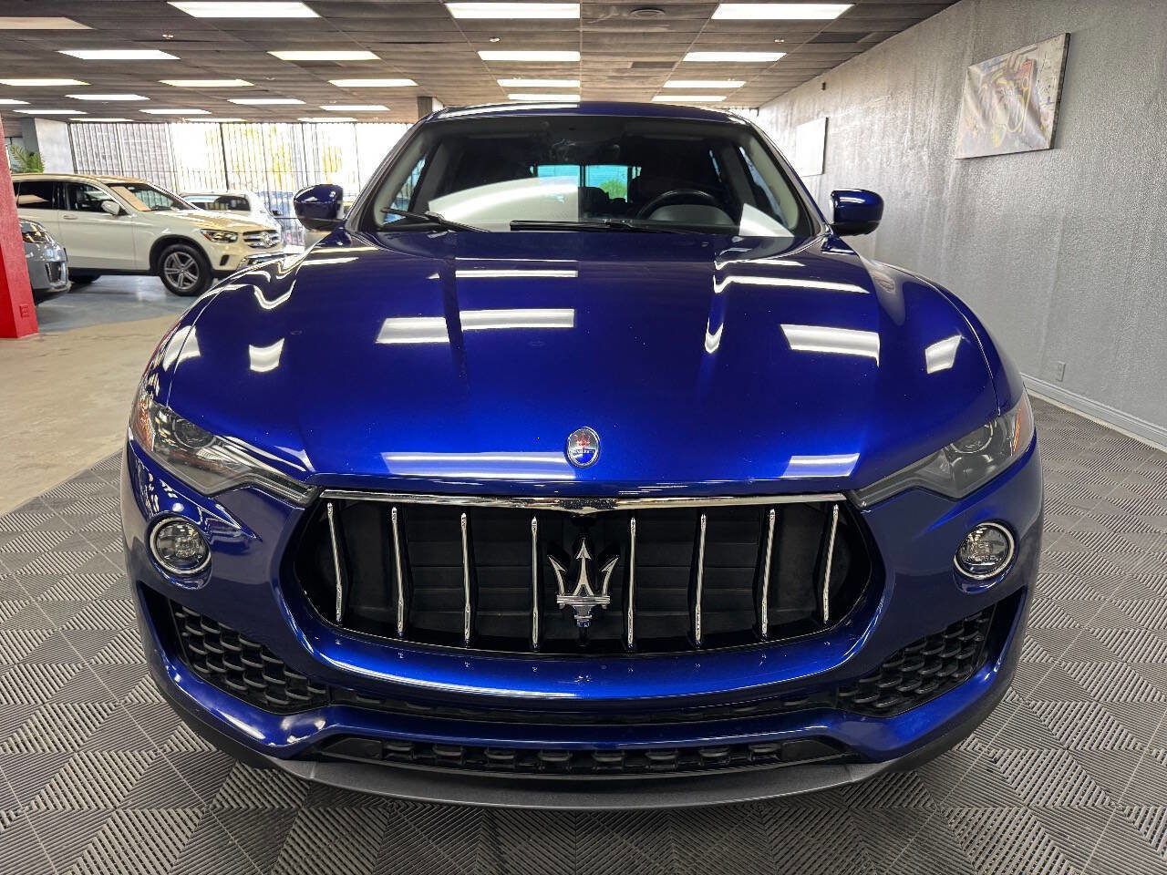 Used 2017 Maserati Levante image 4