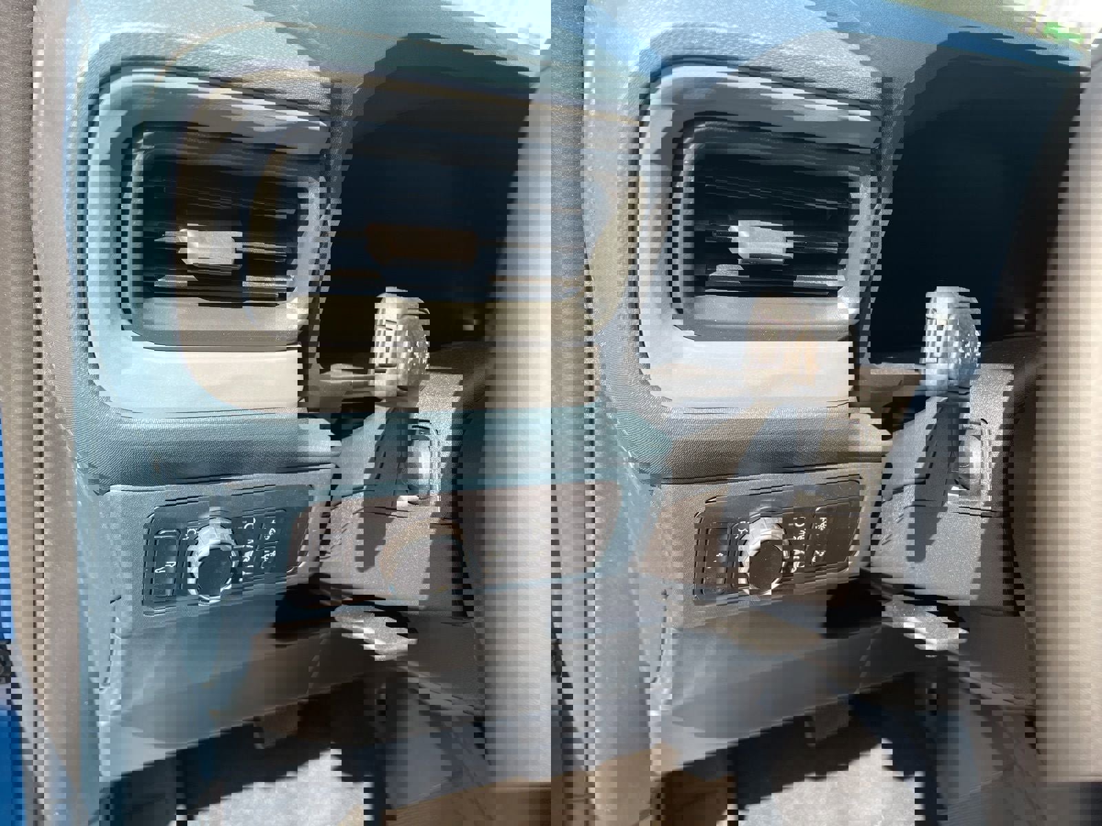 New 2025 Ford Maverick XLT w/ XLT Luxury Package image 16