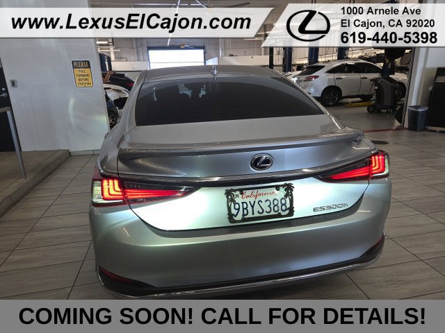Used 2022 Lexus ES 300h w/ Accessory Package FWD image 4