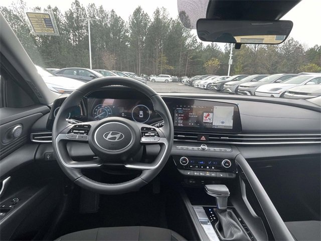 Certified 2025 Hyundai Elantra SEL image 10