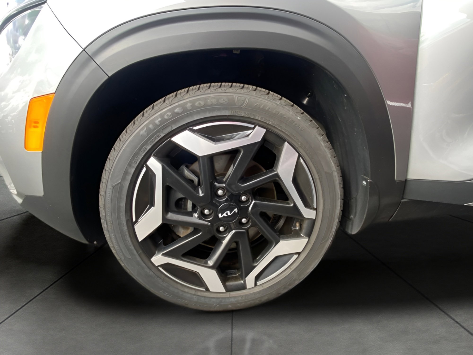 Used 2024 Kia Seltos SX w/ SX Sunroof Package AWD/4WD image 4