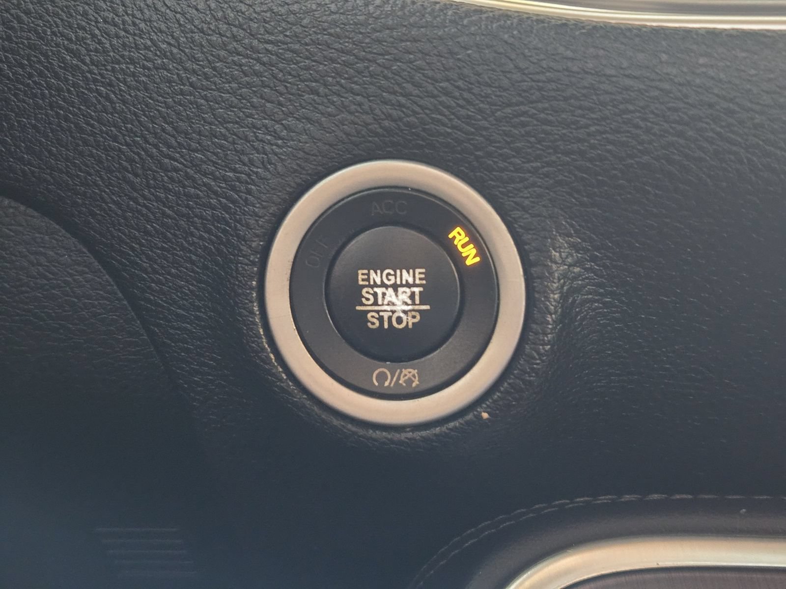 Used 2018 Dodge Challenger SXT RWD image 20
