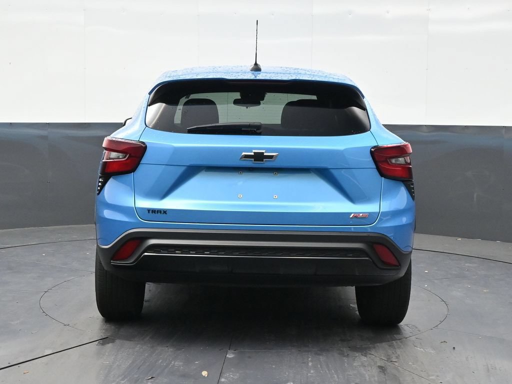 Used 2025 Chevrolet Trax RS FWD image 4