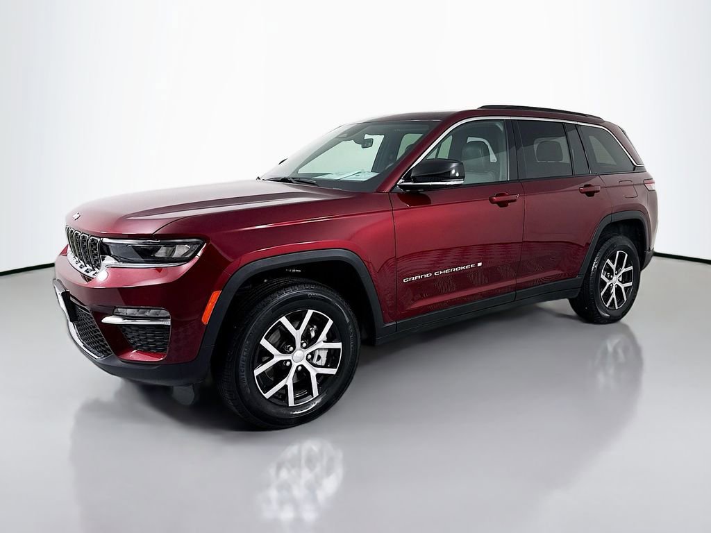 Used 2025 Jeep Grand Cherokee Limited w/ Trailer Tow Package AWD/4WD image 1