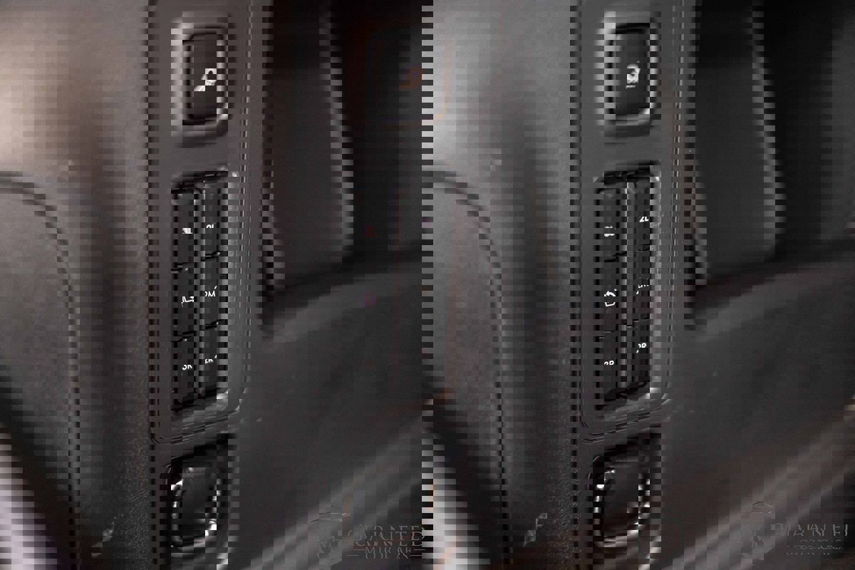 Used 2025 Lincoln Navigator Reserve image 17