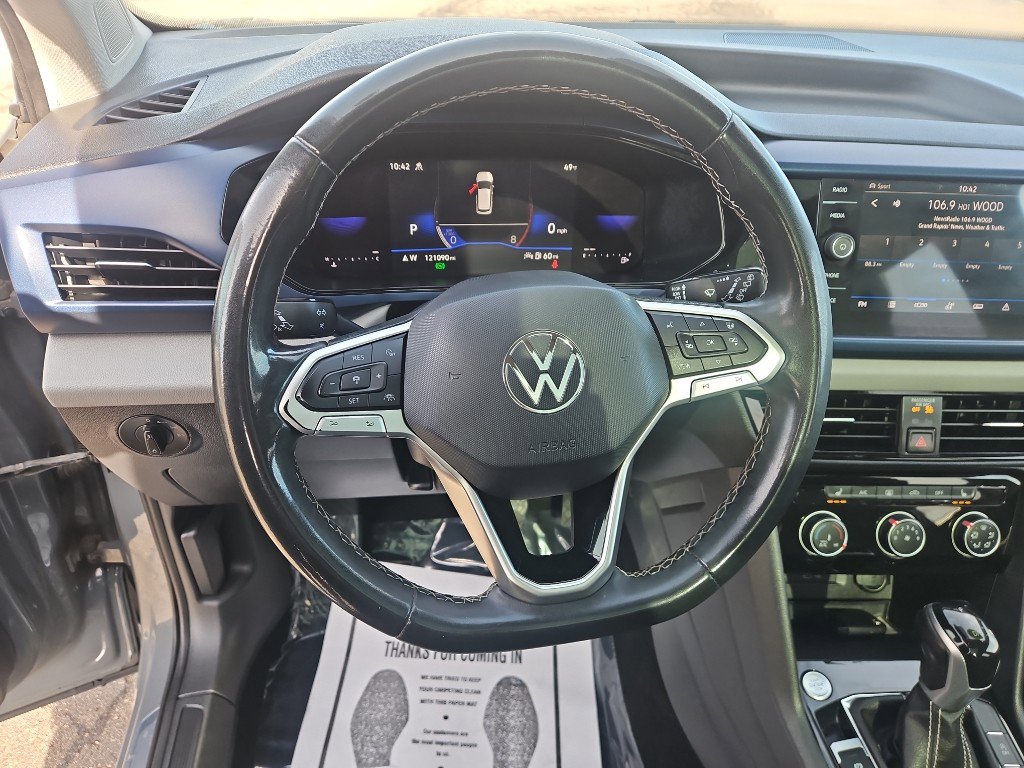 Used 2023 Volkswagen Taos SE image 11