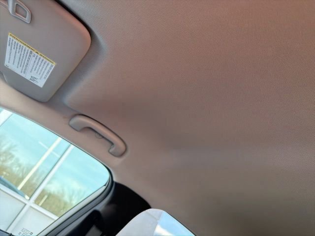 Used 2025 Chevrolet Trax LS w/ LS Convenience Package image 6