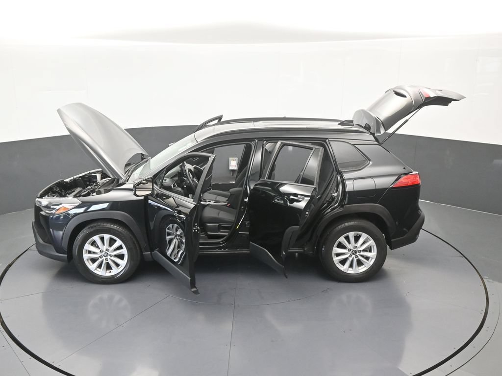 Used 2022 Toyota Corolla Cross LE w/ Moonroof Package FWD image 59