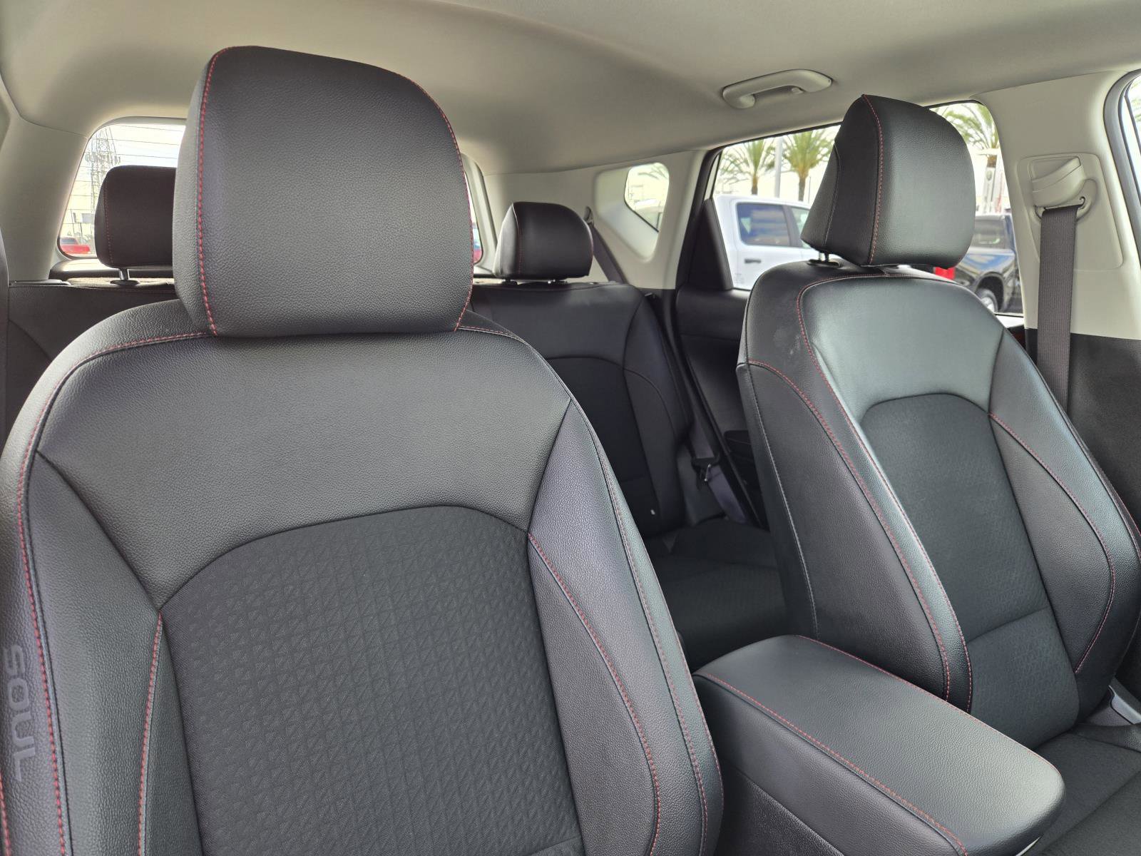 Used 2023 Kia Soul GT-Line w/ GT-Line Technology Package image 34