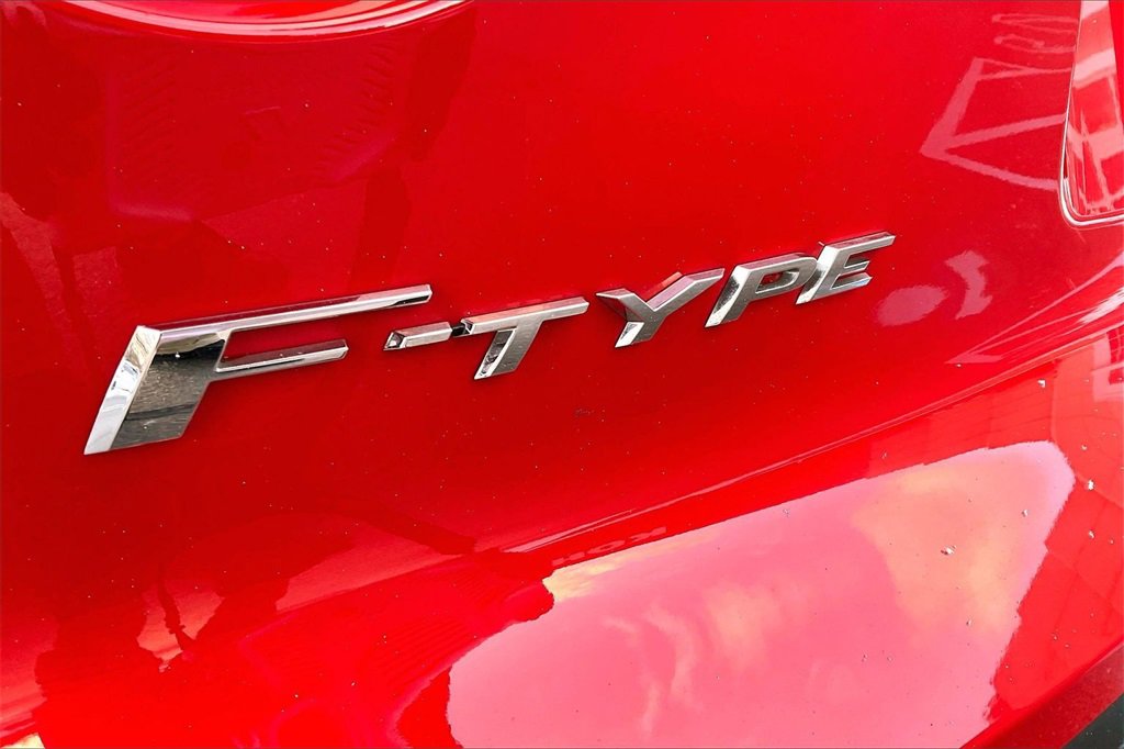 Used 2018 Jaguar F-TYPE Convertible image 21