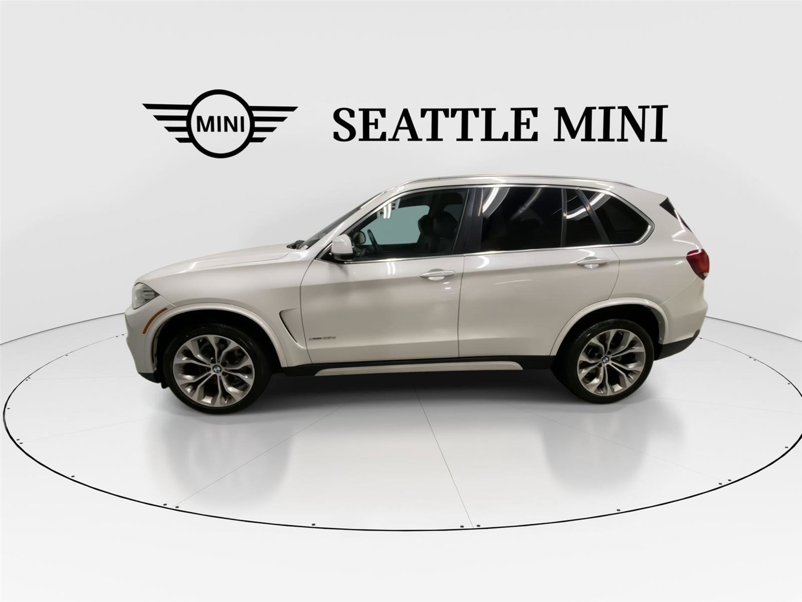 Used 2015 BMW X5 xDrive35d image 6