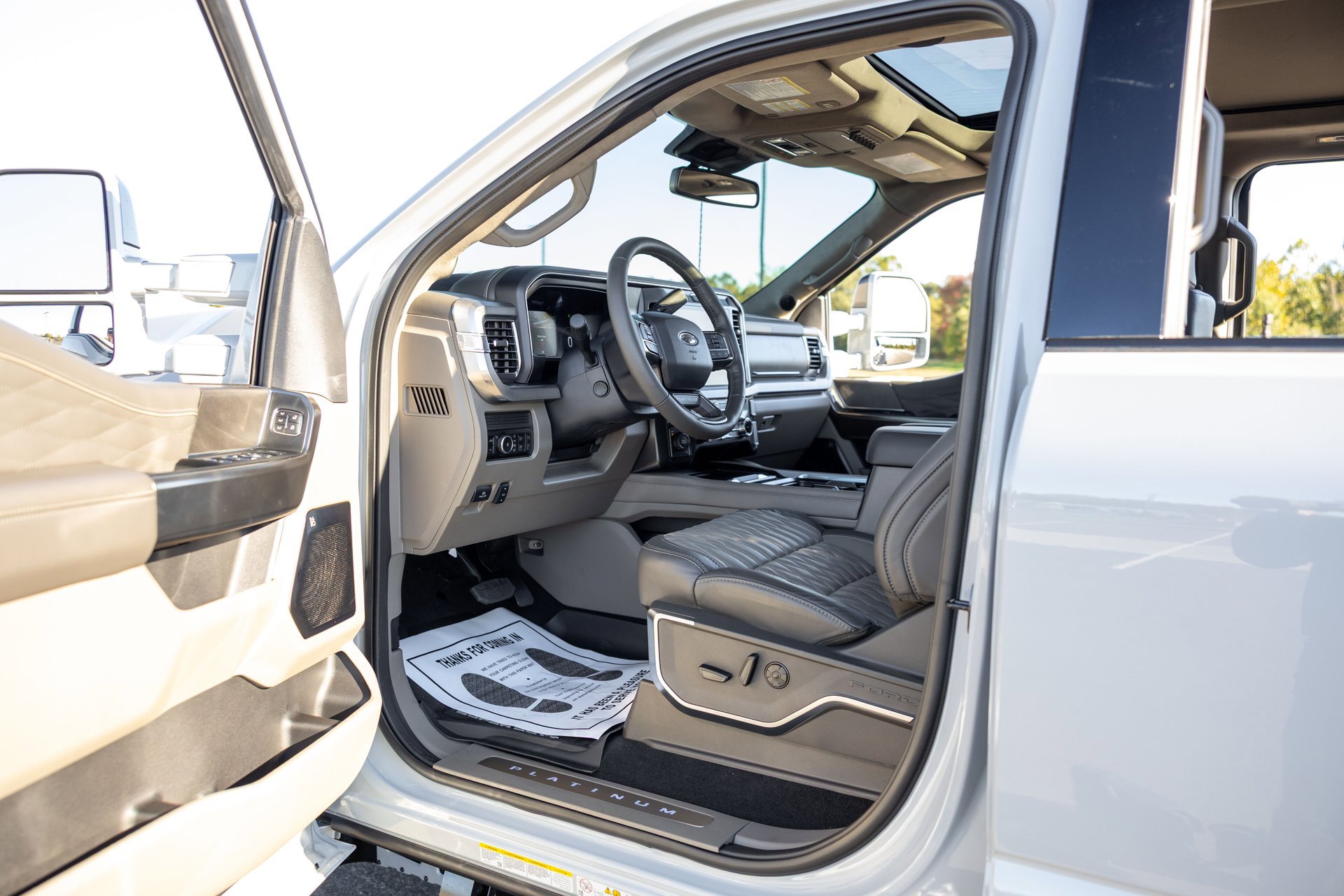 Used 2025 Ford F450 Platinum w/ Platinum Plus Package image 37