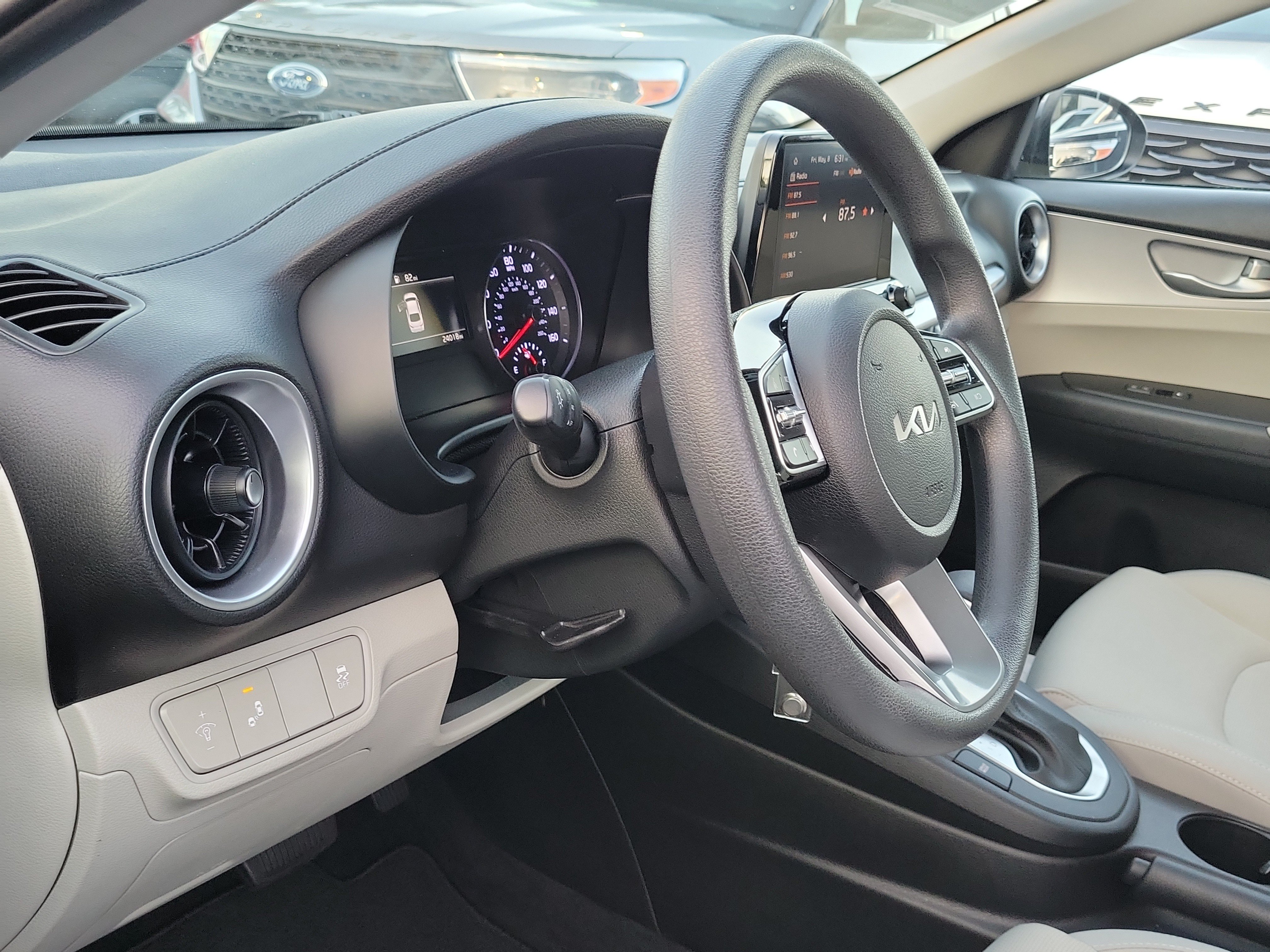Used 2023 Kia Forte LXS w/ LXS Technology Package FWD image 8