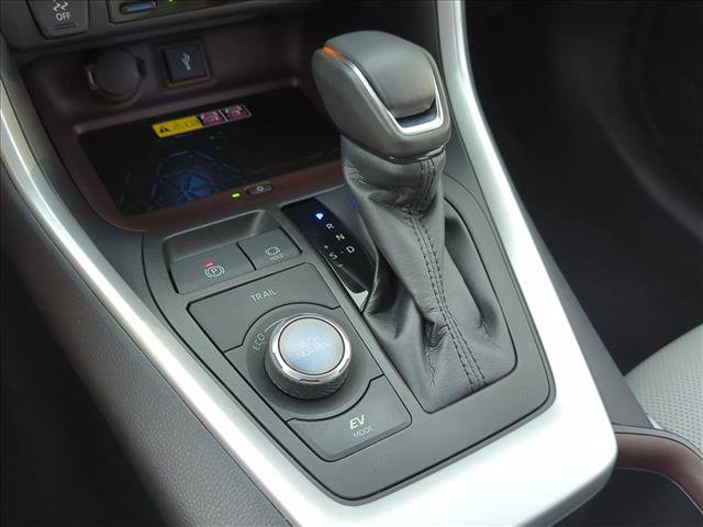 Used 2022 Toyota RAV4 Limited AWD/4WD image 12