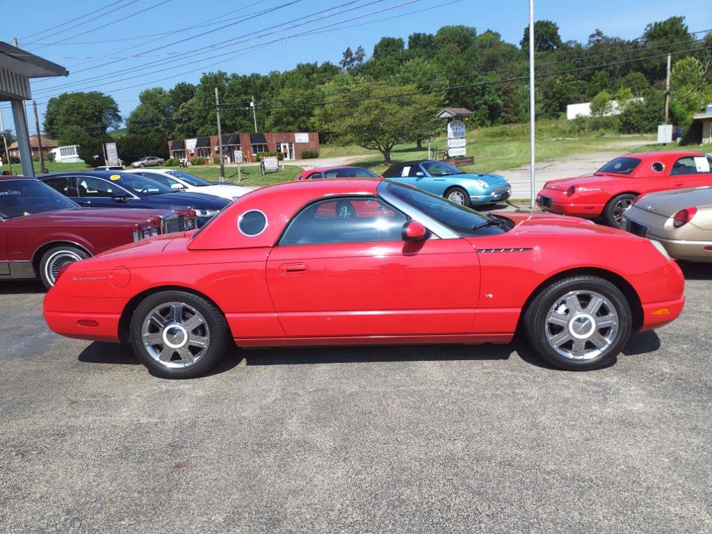 Used 2004 Ford Thunderbird Deluxe image 2