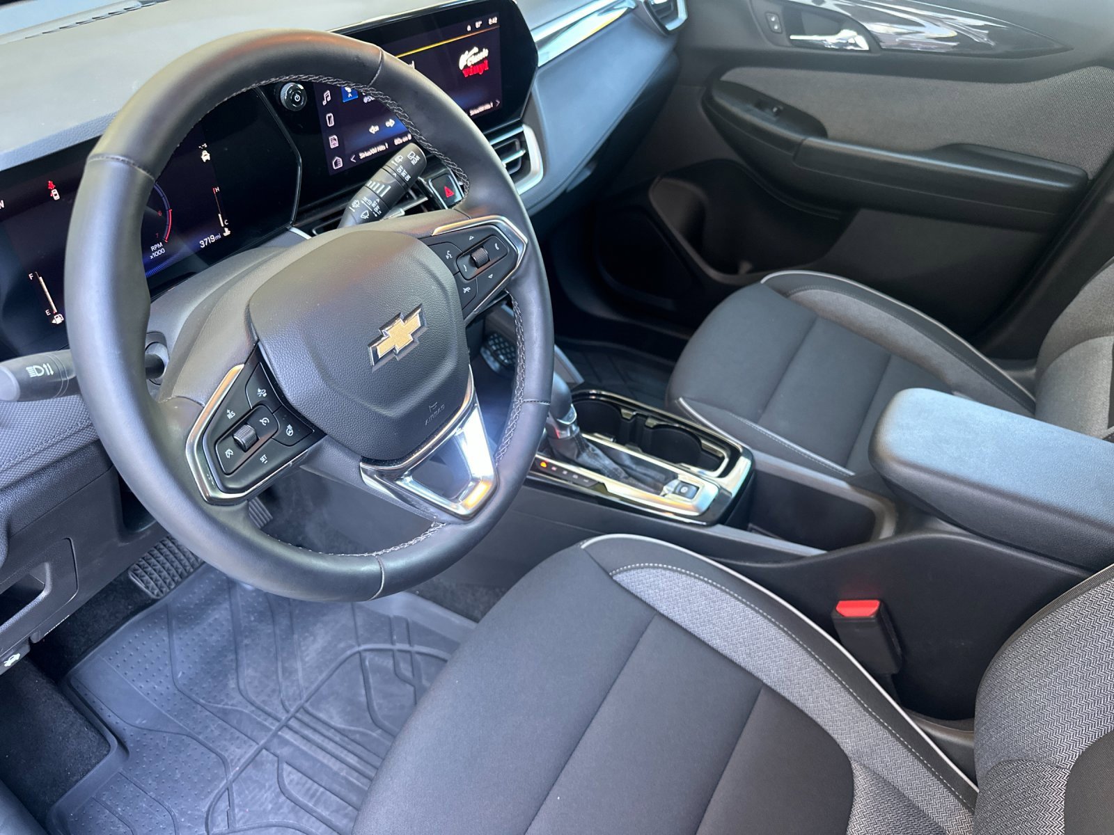 Used 2024 Chevrolet TrailBlazer LT w/ LT Cold Weather Package image 10