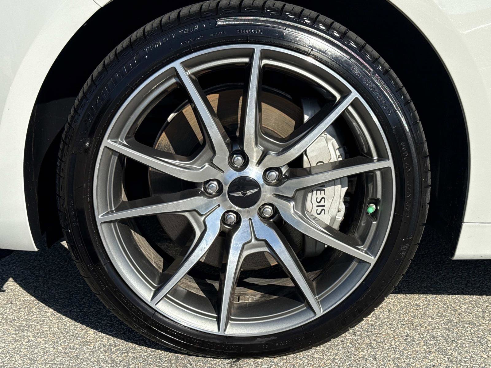 Used 2025 Genesis G70 2.5T image 9