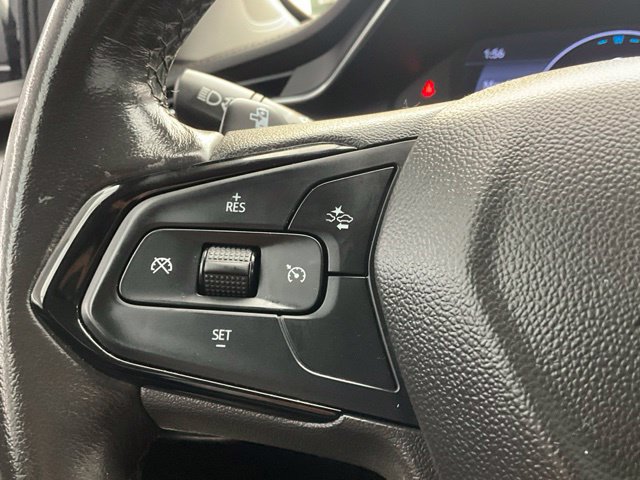 Used 2022 Chevrolet Bolt EUV LT w/ Comfort Package FWD image 12