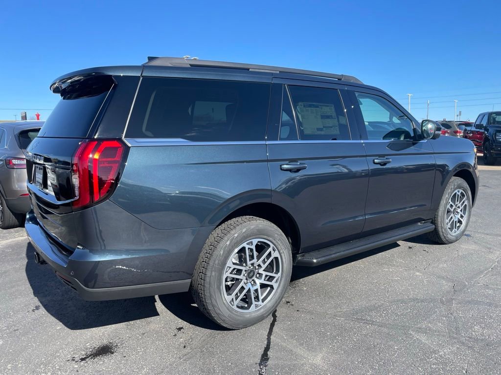 New 2026 Ford Expedition Active image 4