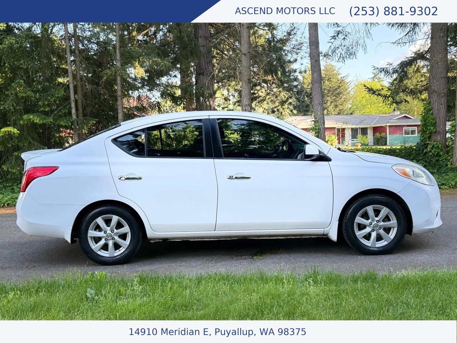 Used 2013 Nissan Versa FWD image 6