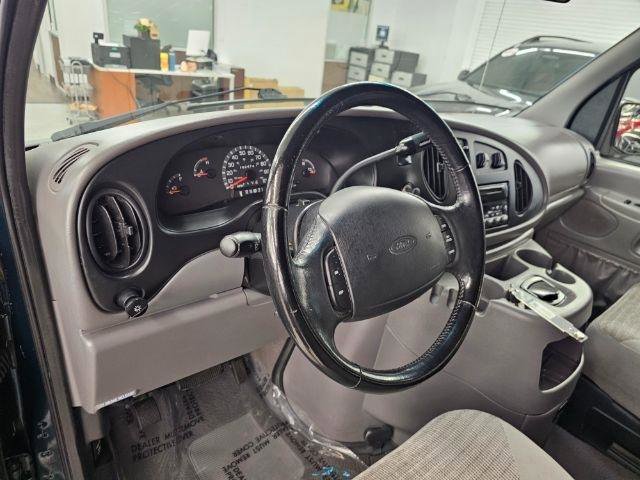 Used 2000 Ford E-150 and Econoline 150 Wagon image 6