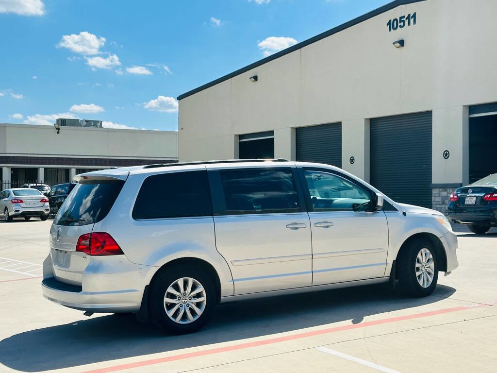 Used 2012 Volkswagen Routan SE image 9