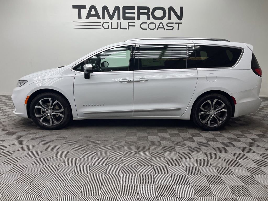 New 2026 Chrysler Pacifica Pinnacle image 2