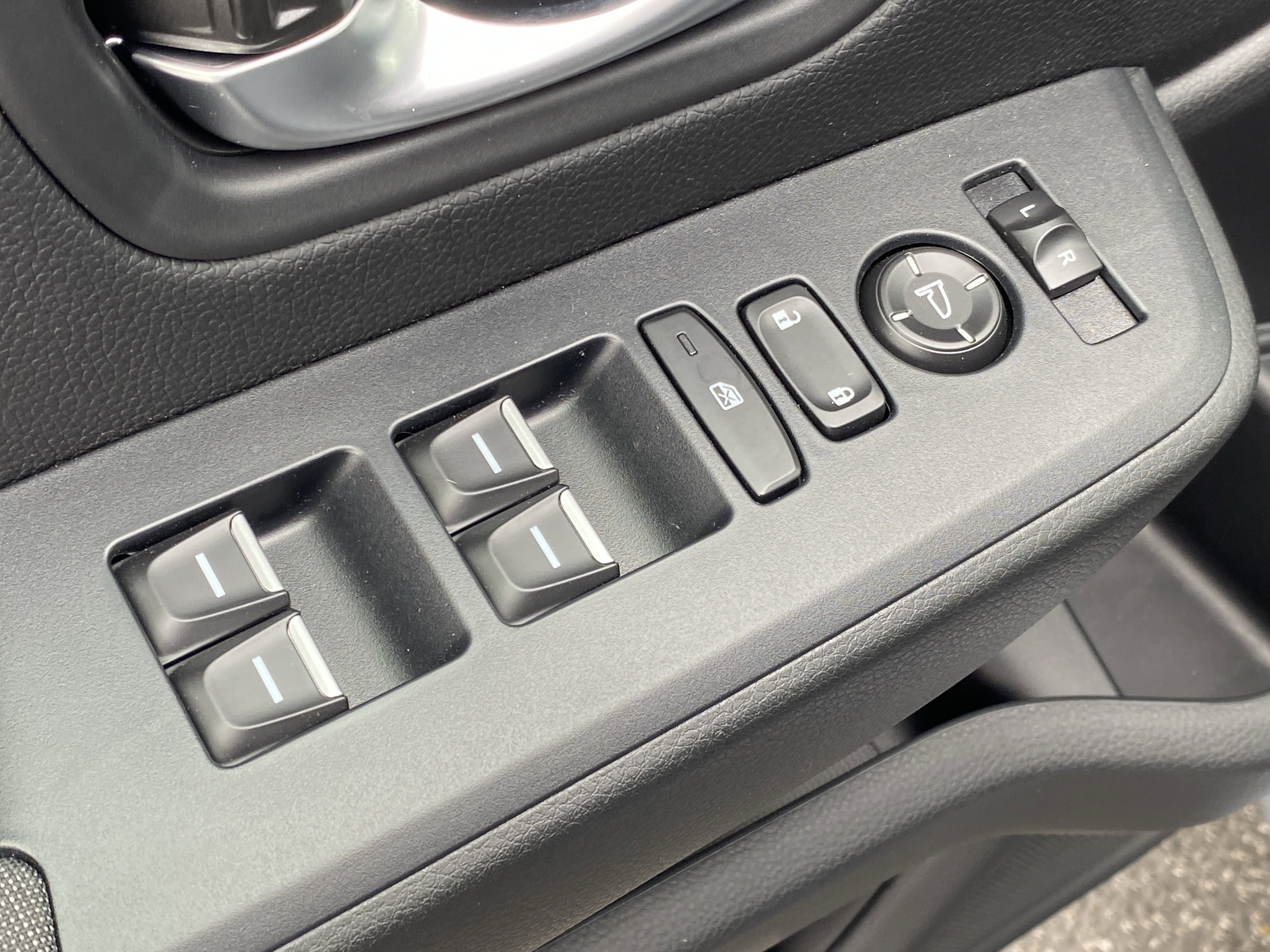 Used 2026 Honda Pilot Sport image 18