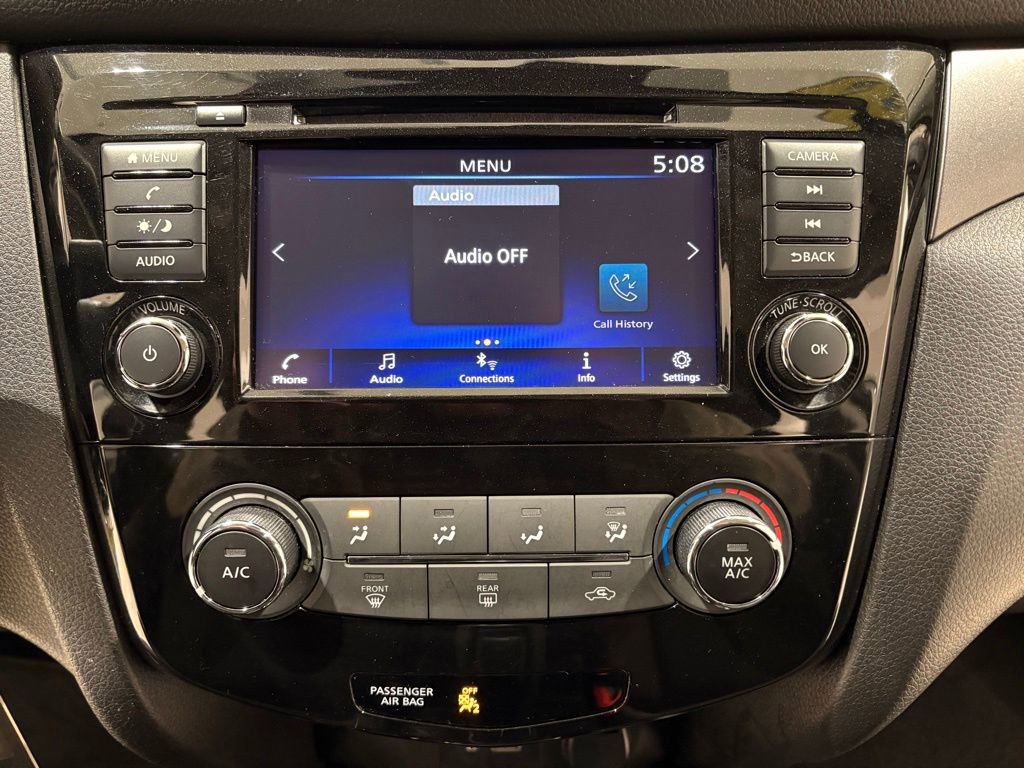 Used 2022 Nissan Rogue Sport S image 9