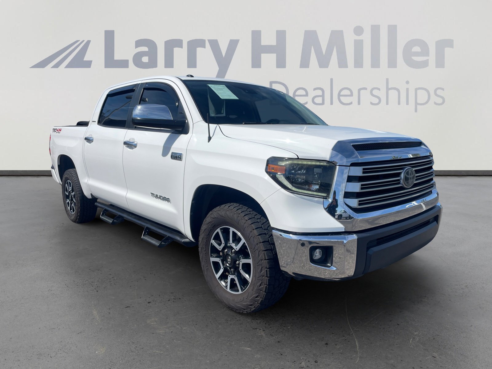 Used 2019 Toyota Tundra Limited w/ Limited Premium Package image 7