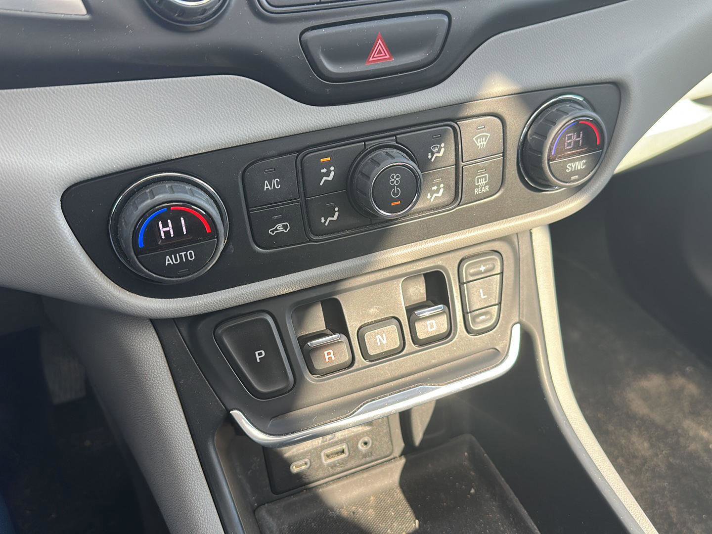 Used 2018 GMC Terrain SLT w/ Preferred Package image 19