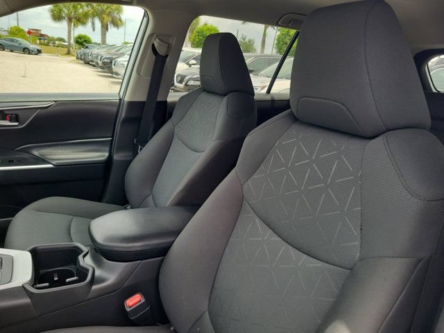 Used 2024 Toyota RAV4 XLE FWD image 22