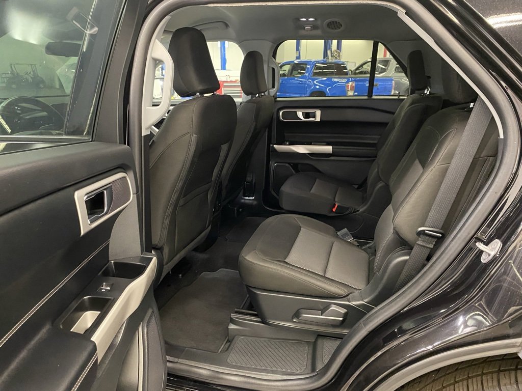 Used 2022 Ford Explorer XLT image 13