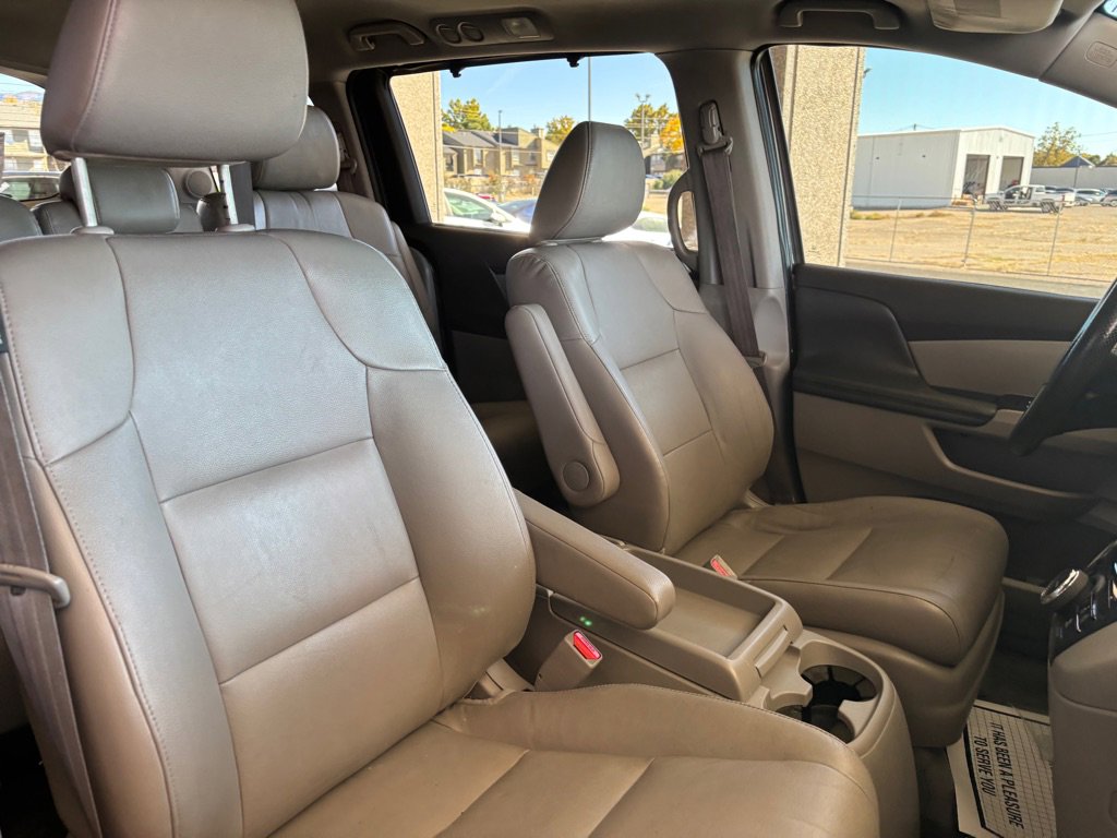 Used 2014 Honda Odyssey Touring Elite image 31