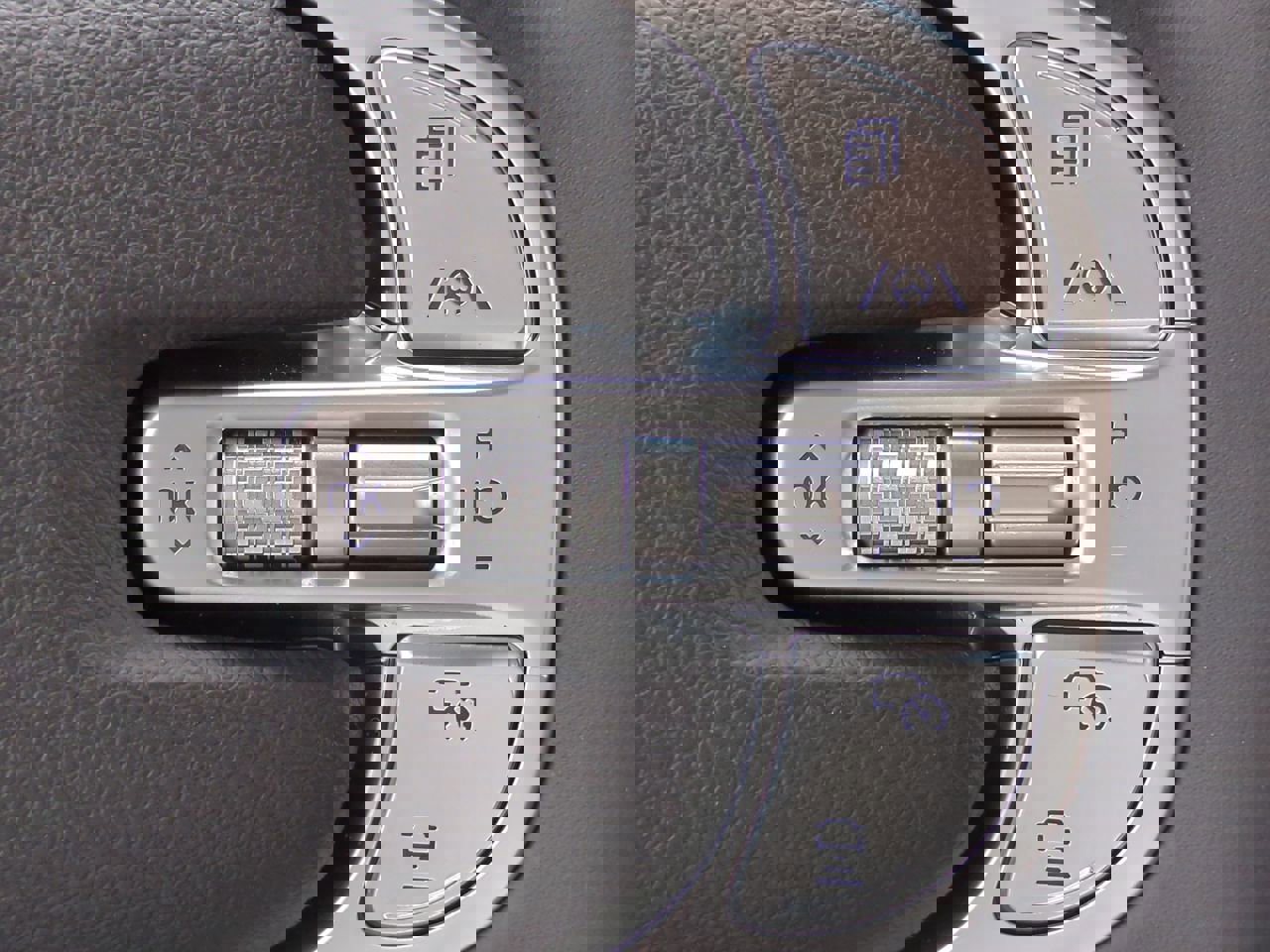 Certified 2025 Genesis GV70 2.5T w/ Select Package image 27