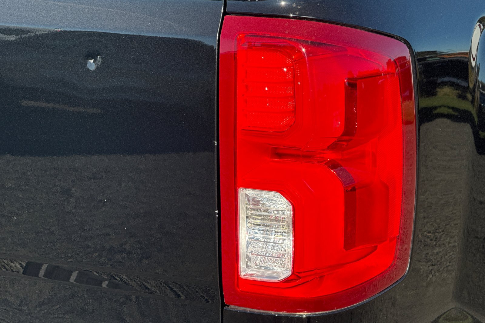 Used 2017 Chevrolet Silverado 1500 LTZ Z71 w/ Midnight Edition AWD/4WD image 45