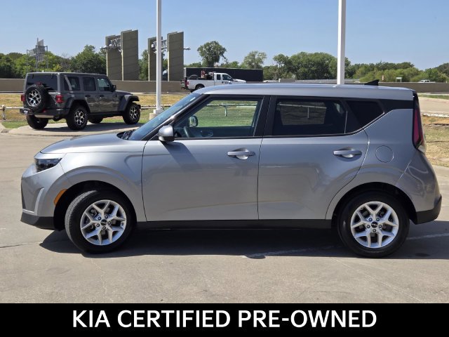 Certified 2025 Kia Soul LX w/ LX Technology Package FWD image 3
