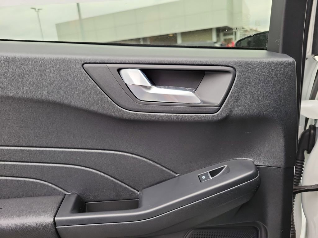 New 2026 Ford Escape SE image 14
