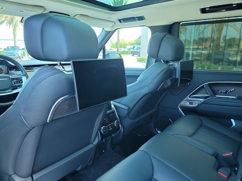 Certified 2025 Land Rover Range Rover Long Wheelbase Autobiography AWD/4WD image 17